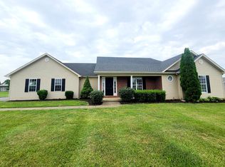 340 Sunday Silence Ct, Bowling Green, KY