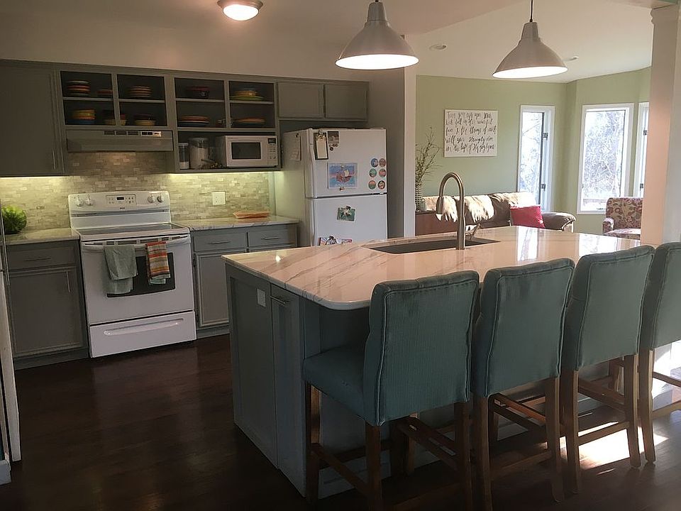 1st image of 2408 Russit Dr NE