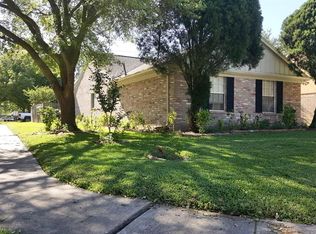 7839 Maple Brook Ln, Houston, TX 77095