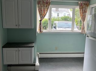 6 Cherry Ln, Bristol, RI 02809