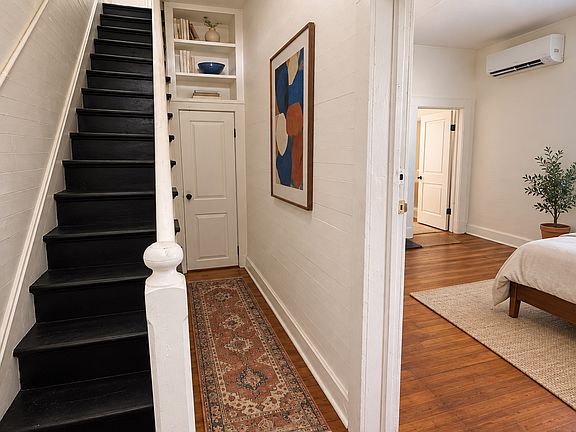 3rd image of 197 Carroll St SE #B