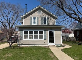 166 Grove Ave, Hampshire, IL