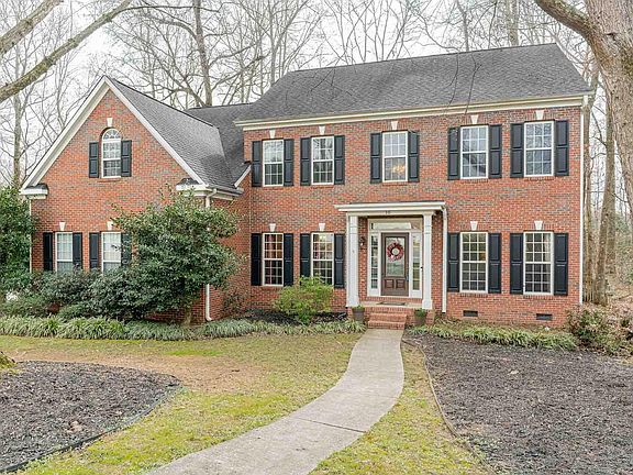 2nd image of 10 Golden Oak Ct