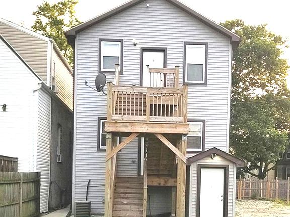 2nd image of 915 N Monticello Ave