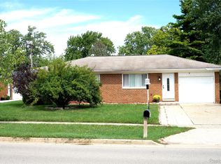 8439 Plumbrook Rd, Sterling Heights, MI 48313
