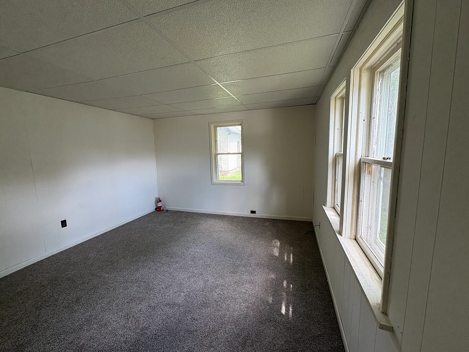 4 bed, $1,300 — Photo 3