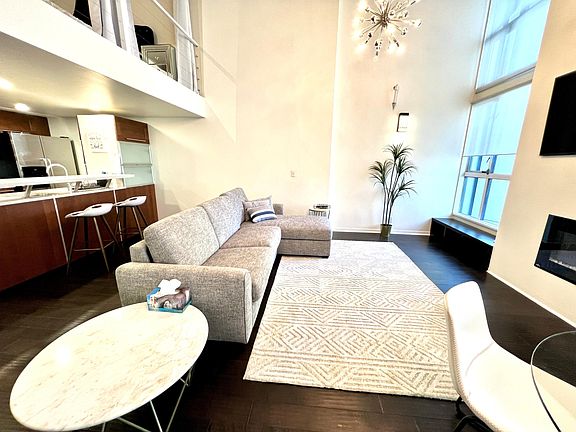 3rd image of 1238 Seymour St #321