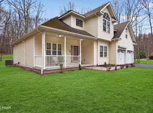 104 Saint Moritz Dr, Tafton, PA 18464