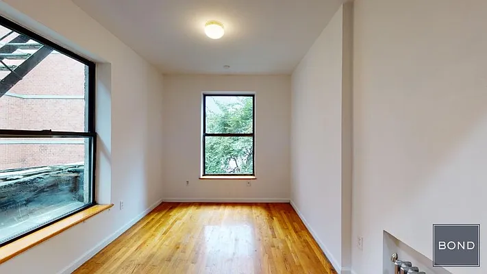 Rented by Bond New York | media 27