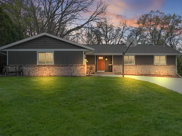 2394 Cedarcrest Dr NE, Grand Rapids, MI 49525