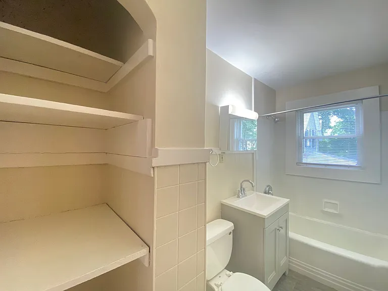 16 Linwood St #E — Photo 15