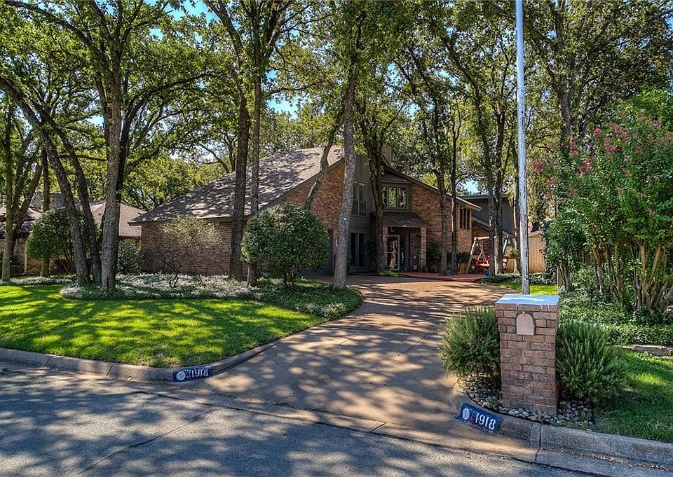 1st image of 1918 Royalwood Dr