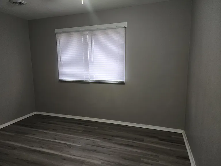 1609 N Olive St — Photo 18