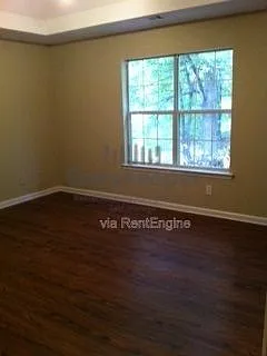 3 bed, 2.0 bath, 1400 sqft, $1,945 — Photo 4