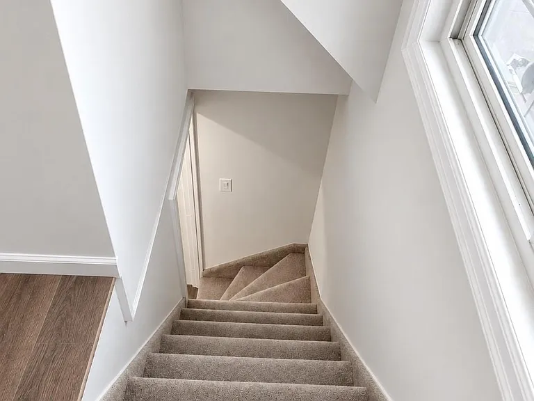 39 Rathbun Ave — Photo 18