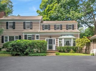 10 Algonquin Dr, Chappaqua, NY 10514