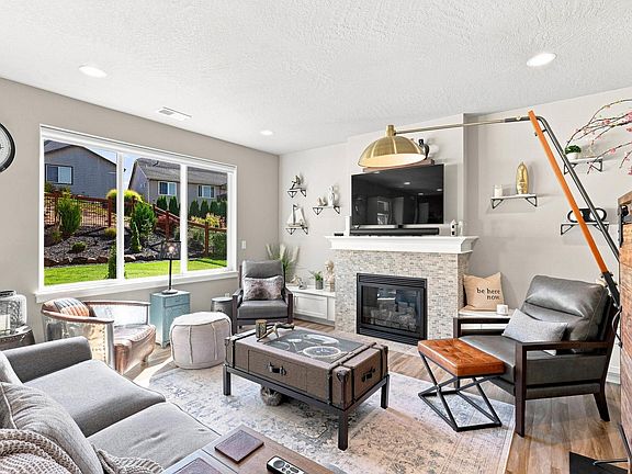 5th image of 9302 N Linden Ln