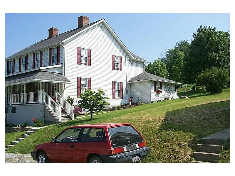 119 Grant St photo 1