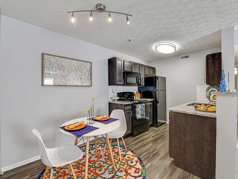 Trinity Lakes Apartments — Photo 15