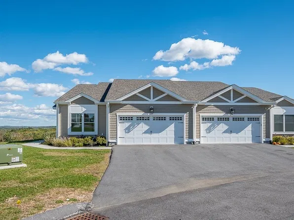 17 Pinnacle Pl #108, Millbury, MA 01527