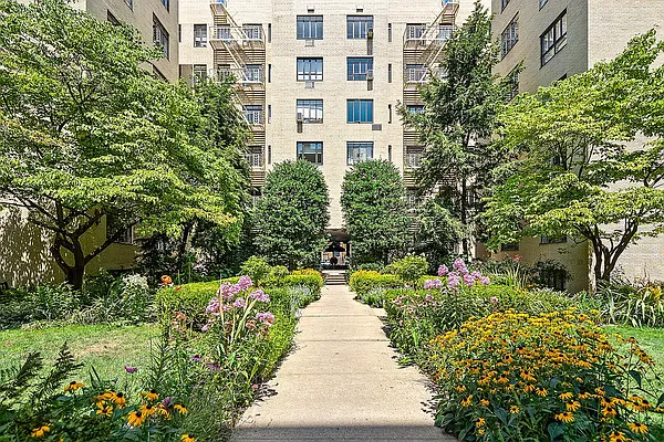 Rented by Cooper & Cooper Real Estate | media 17