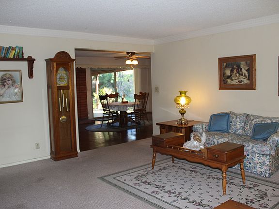 2nd image of 2547 E Virginia Ave