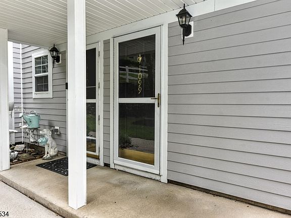 3rd image of 1099 Devon Ct #1099