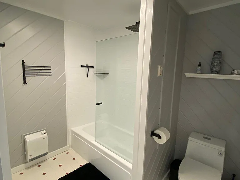 440 Lakeside Dr — Photo 6