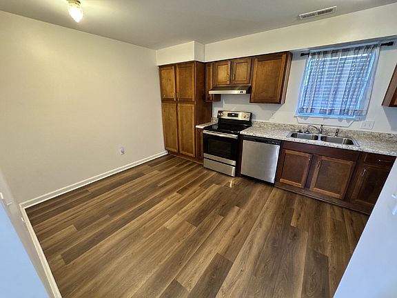 3rd image of 251 Rast St APT I-6