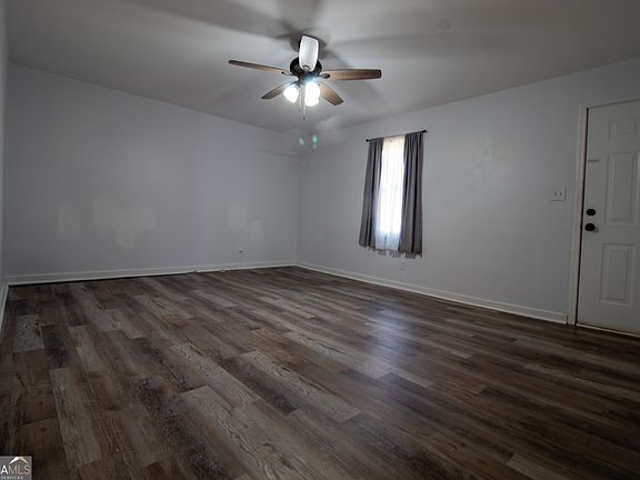 3rd image of 5 Jay St