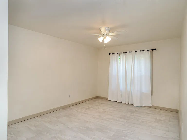 807 W Bennett Dr — Photo 24