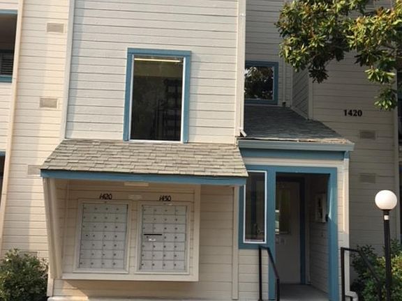 Building front entrance & mail boxes