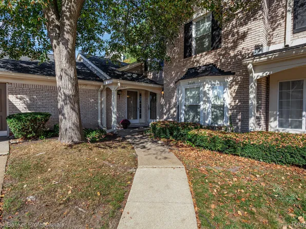 2667 Williamsburg Cir, Auburn Hills, MI 48326
