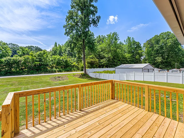 105 Meadowlark Dr — Photo 32