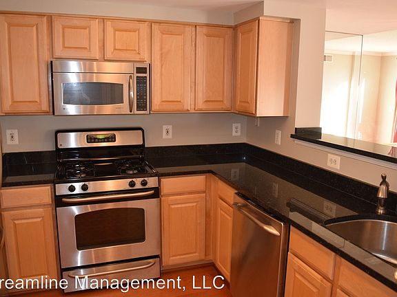 4th image of 3830 9th St N APT 905E