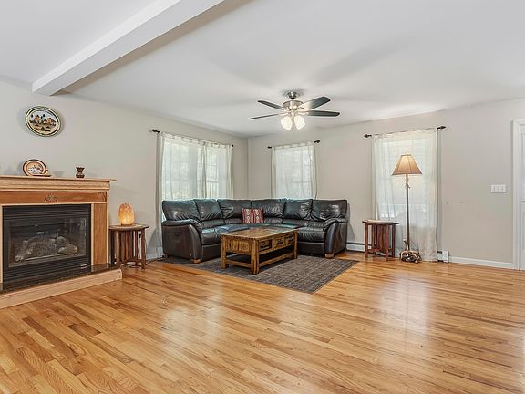3rd image of 24 Heritage Drive