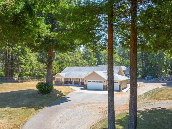 265 Little Redwood Ln, Crescent City, CA 95531