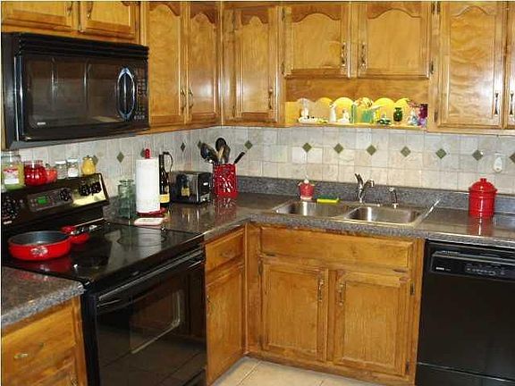 2nd image of 1813 Donegal Dr
