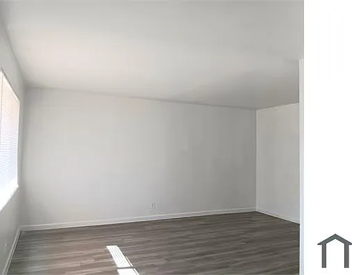 2 bed, 700 sqft, $1,079 — Photo 3