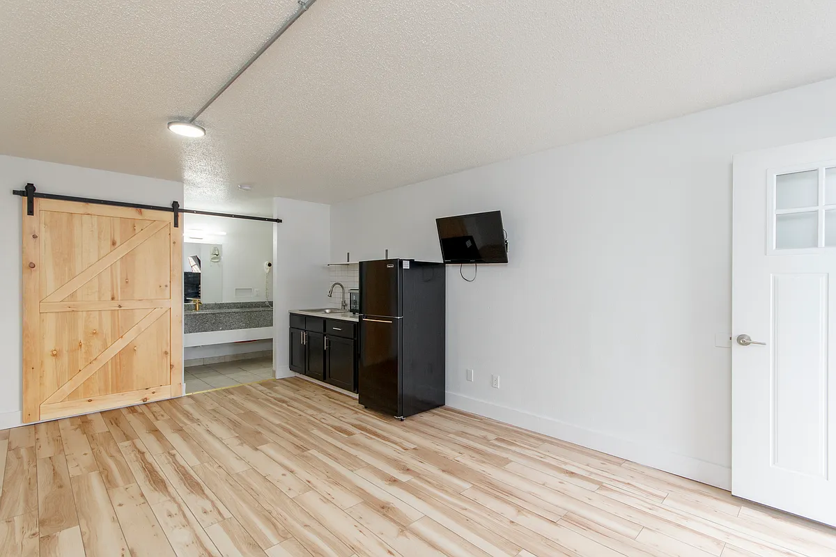 Building Photo - 14175 Highway Z #A