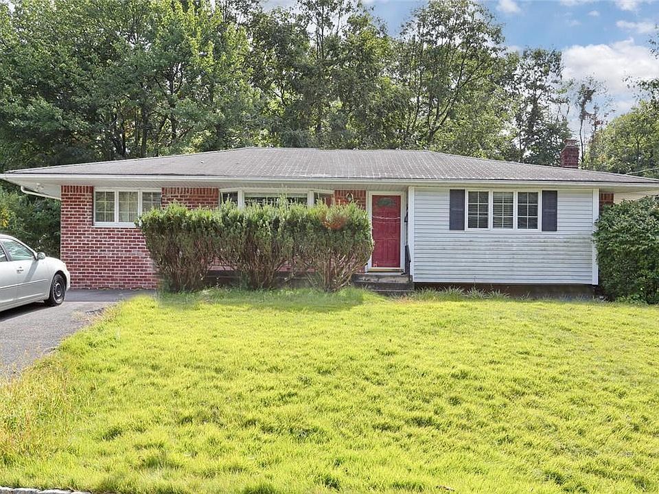 1st image of 7 Woodridge Drive
