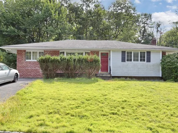 7 Woodridge Drive, Garnerville, NY 10923