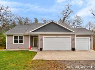 3152 Jamestown Ln, Fruitport, MI 49415