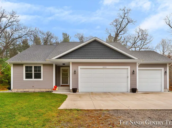 3152 Jamestown Ln, Fruitport, MI 49415