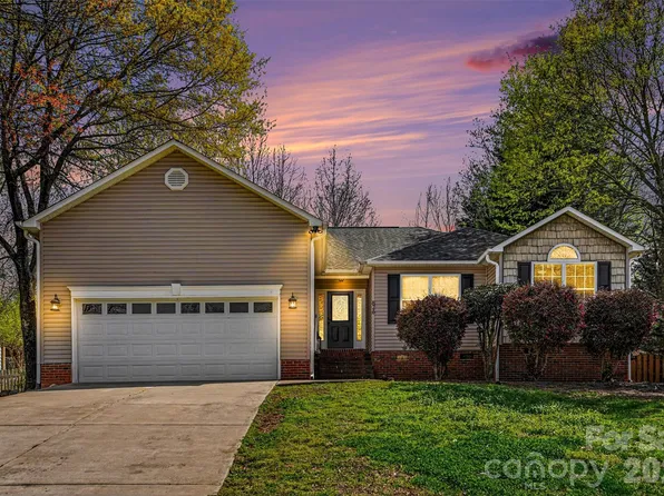 826 Savannah Place Dr, Fort Mill, SC 29715