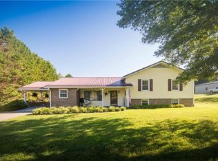 2198 S McKinney Rd, Mount Airy, NC 27030