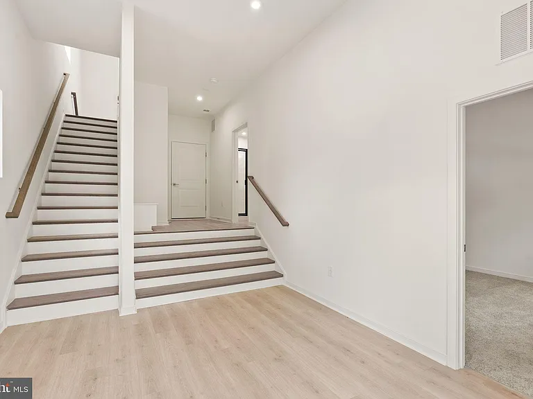 6230 Folly Ln — Photo 47