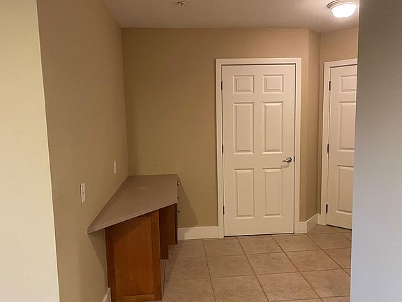 4th image of 123 Queen Anne Ave #410