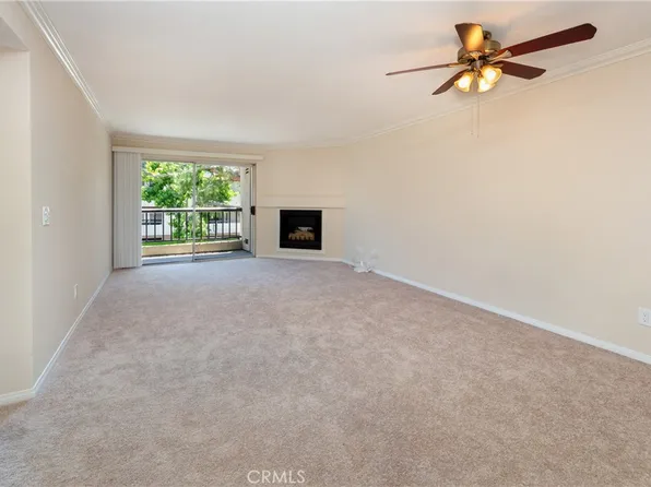 5510 Owensmouth Ave APT 204, Woodland Hills, CA 91367