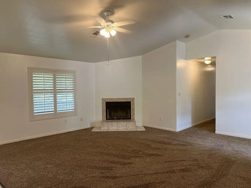 3 bed, 1586 sqft, $2,495 — Photo 2